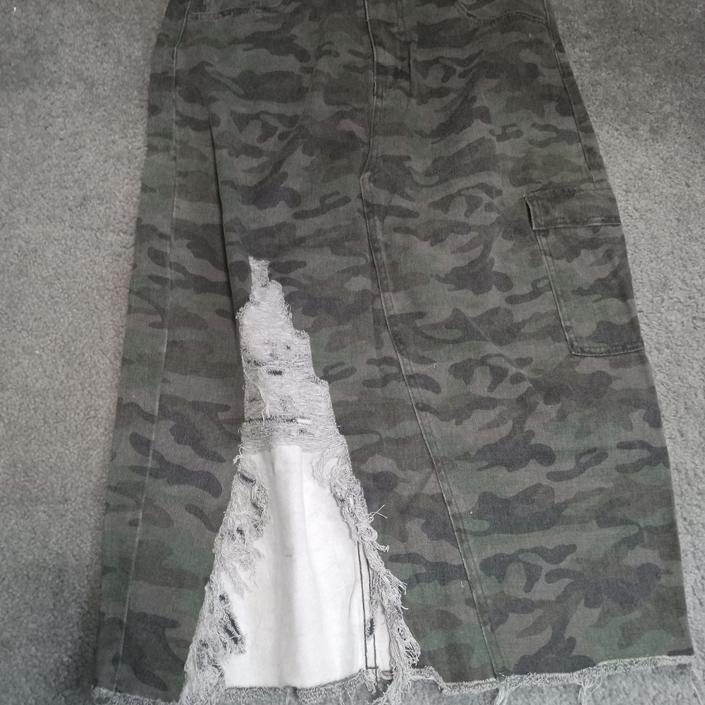 Xl camo denim slit skirt brand new